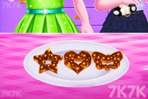 《宝贝多彩饼干》游戏截图1 《宝贝多彩饼干》游戏截图1