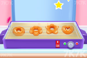 《制作水果甜甜圈》游戏截图1 《制作水果甜甜圈》游戏截图1