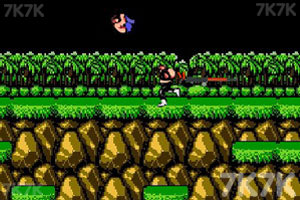 《魂斗罗》游戏截图4 《魂斗罗》游戏截图4