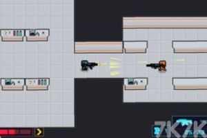 《小心潜入》游戏截图4