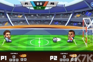 《头球对战》游戏截图1 《头球对战》游戏截图1