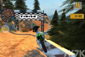 《山地摩托大赛》游戏截图4 《山地摩托大赛》游戏截图4