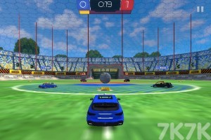 《汽车足球赛》游戏截图4 《汽车足球赛》游戏截图4