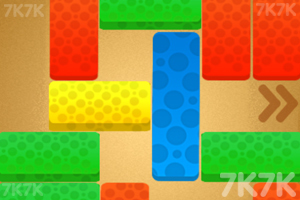 《彩色积木华容道》游戏截图1 《彩色积木华容道》游戏截图1