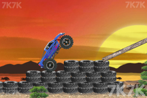 《大脚车障碍大赛》游戏截图3