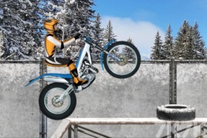 《冰上摩托车》游戏截图2 《冰上摩托车》游戏截图2