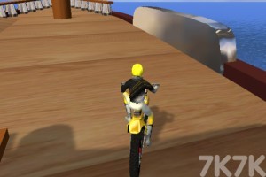 《沙滩特技摩托》游戏截图1 《沙滩特技摩托》游戏截图1