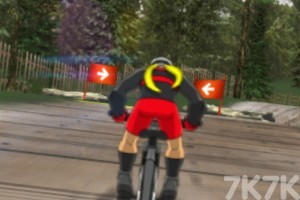 《越野自行车大赛》游戏截图2 《越野自行车大赛》游戏截图2