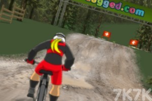 《越野自行车大赛》游戏截图1 《越野自行车大赛》游戏截图1