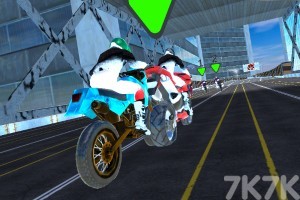 《特技摩托赛》游戏截图1 《特技摩托赛》游戏截图1