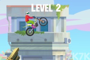 《特技摩托大赛2》游戏截图2 《特技摩托大赛2》游戏截图2