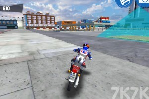 《飞驰的摩托》游戏截图1 《飞驰的摩托》游戏截图1