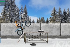 《越野摩托挑战》游戏截图2 《越野摩托挑战》游戏截图2