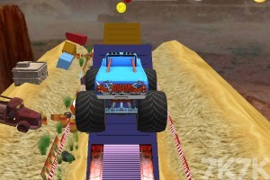 《怪物大脚车赛》游戏截图2