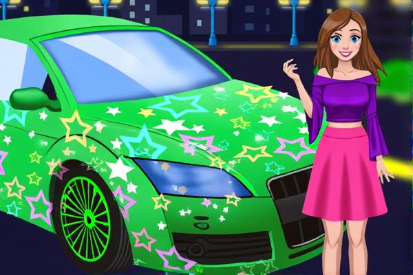 漂亮女孩清洗车